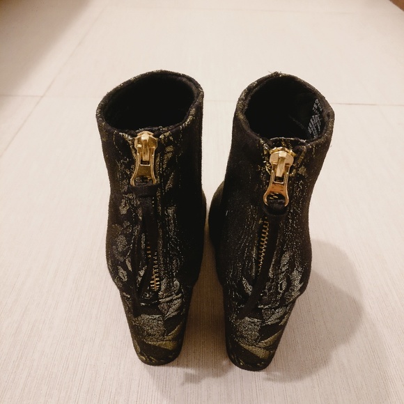 NWOT Steve Madden Booties - Picture 4 of 6